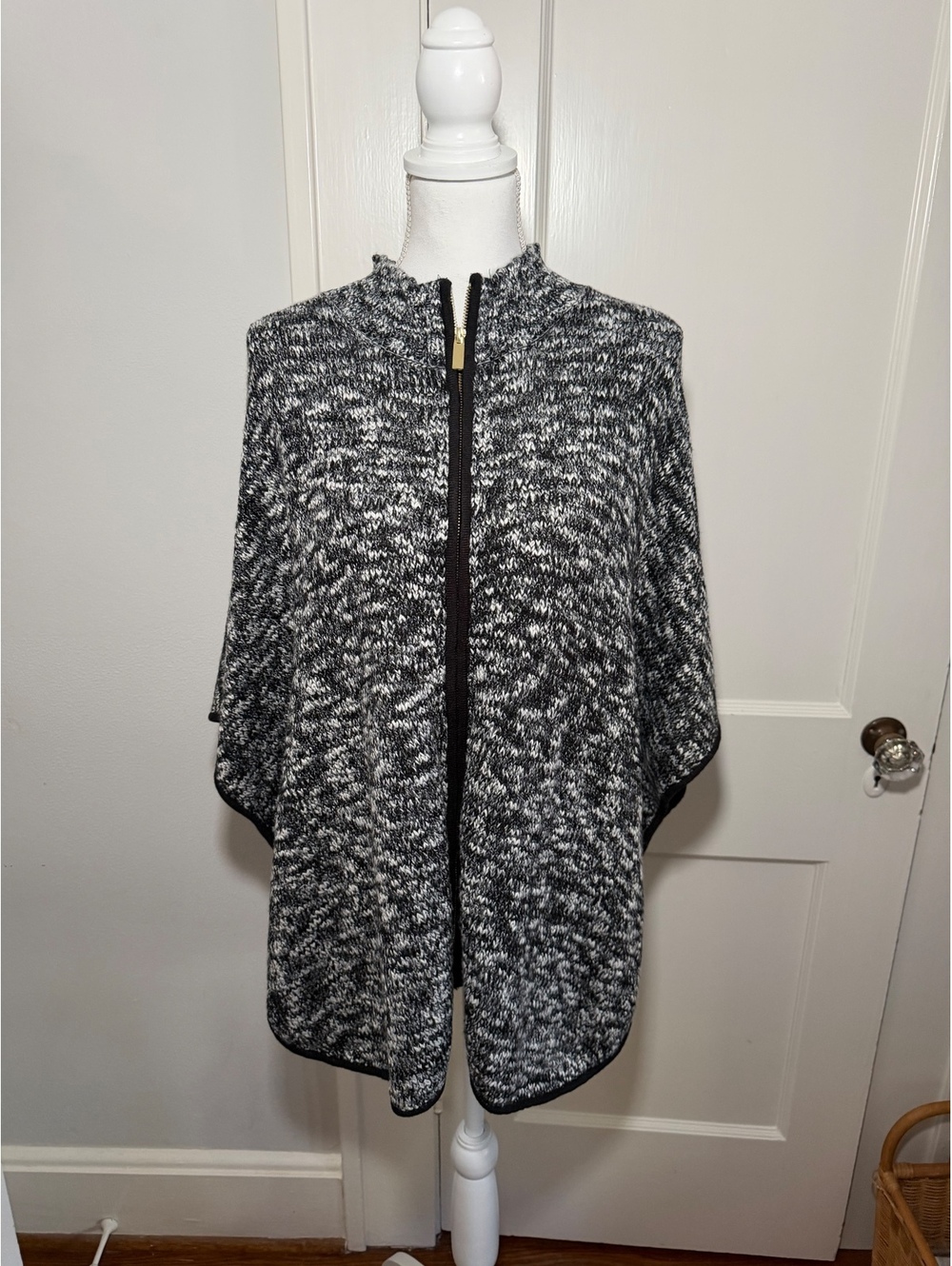 Le Moda Black and White Knit Poncho with Front Zipper, One Size